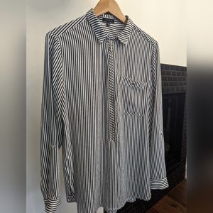 Vertical Black & White Stripped Dynamite Blouse s:L